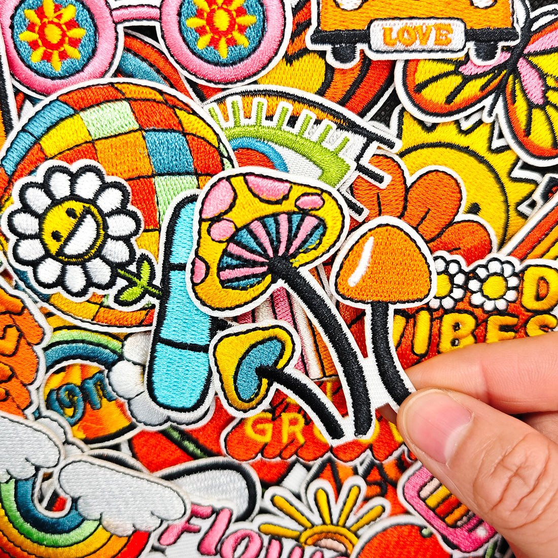 32Pcs Stay Groovy Retro Hippie Iron on Embroidered Patches Sew on Applique for Clothes, Iron-on Patches / Sew-on Appliques Patches for Clothing, Jackets, Backpacks, Caps, Jeans